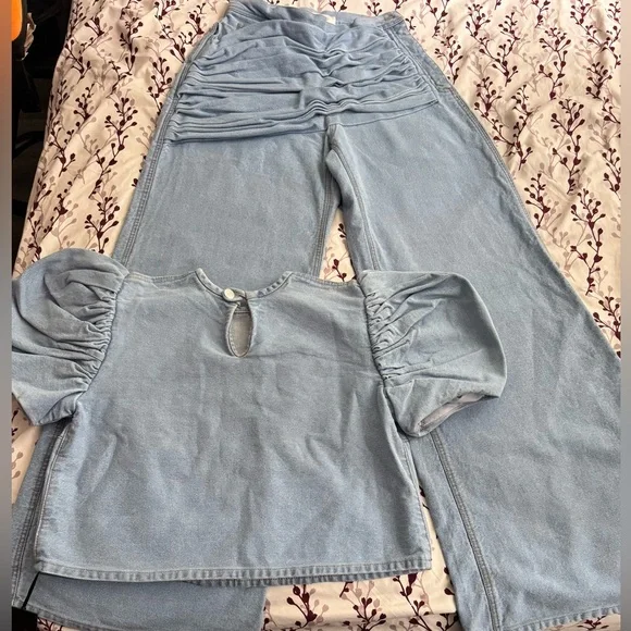 Blue Flare Wide Leg Jeans with High-Rise Waist Designer